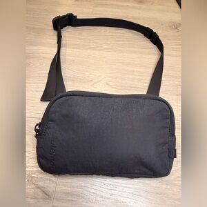 Black lululemon belt bag